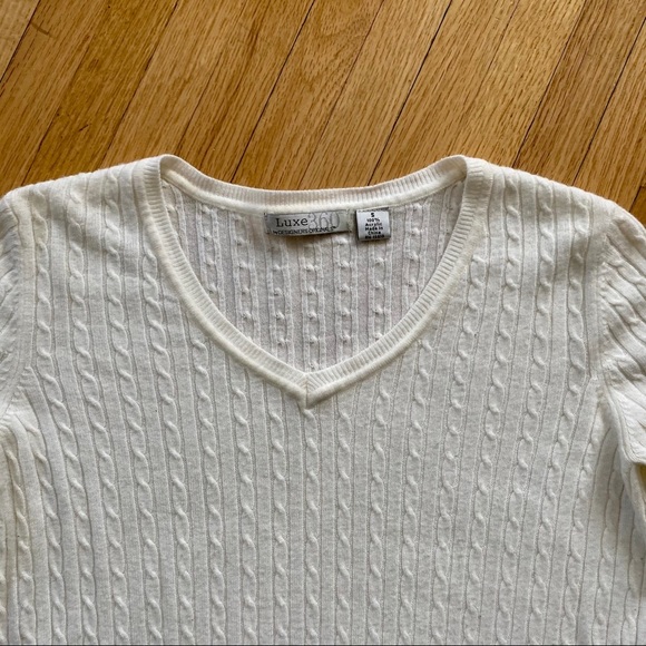 Luxe 360 White V-Neck Sweater Size S - Picture 5 of 8